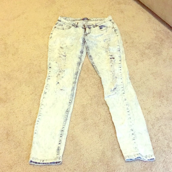 Distressed LOLO jeans - Picture 1 of 6